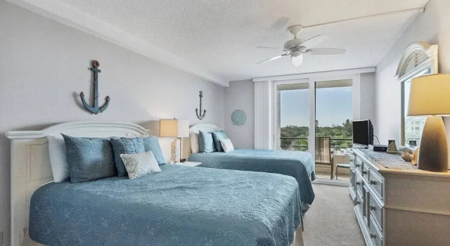 Anchorage Resort Siesta Key 6th Floor 2 bedroom Condo Beach Access 2 Condo