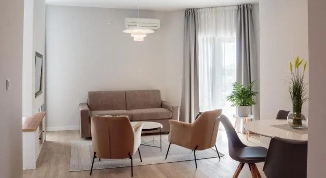 Laguna Mini Resort, Book Mini-hotel Businesshoteller i Tivat, 4* 5*