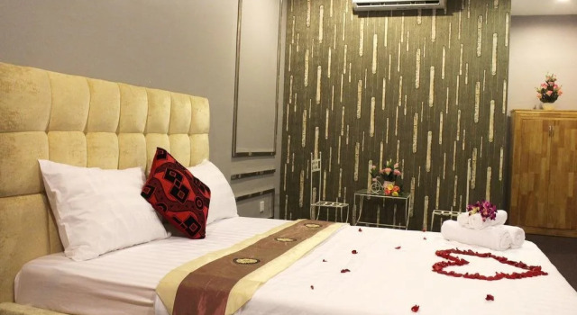 Amir Palace Hotel, Buchen Sie Hotel Chamkar Mon 