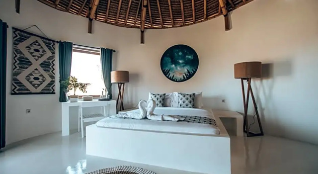 Люкс с балконом Mohini Komodo Resort