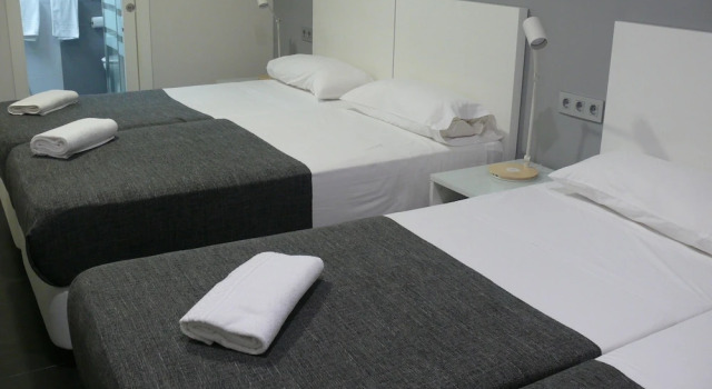 Четырёхместный номер Standard Hostal Cama del Mar