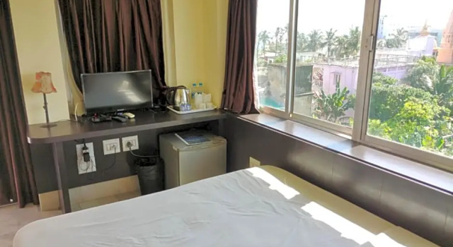 Номер Deluxe Gandhara Hotel