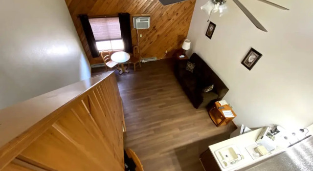 Двухместный люкс Woodland Inn & Suites