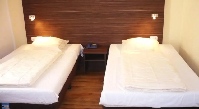 Трёхместный номер Standard Hotel Ariana
