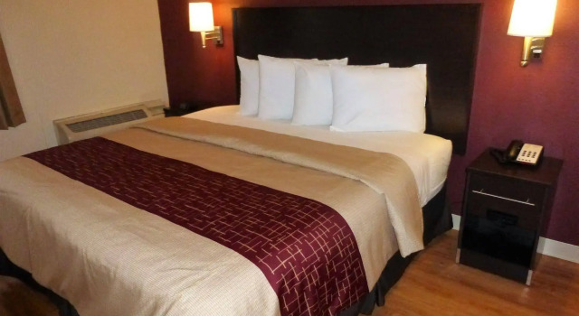 Clarion Inn Lafayette Airport, Забронировать Отель Лафайетт Acadiana, рядом с Историческое поселение Вермиленвилл