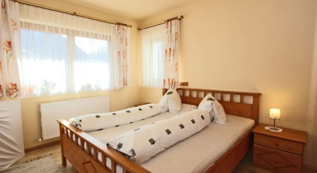 Cosy Holiday Flat With Garden in Wenns, Prenota Hotel Hotel a Tirolo con parcheggio, Parcheggio