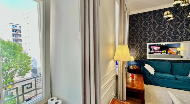 Студия DECOR 2xMetro WiFi 300 Mb/s 55'TV Netflix HBO