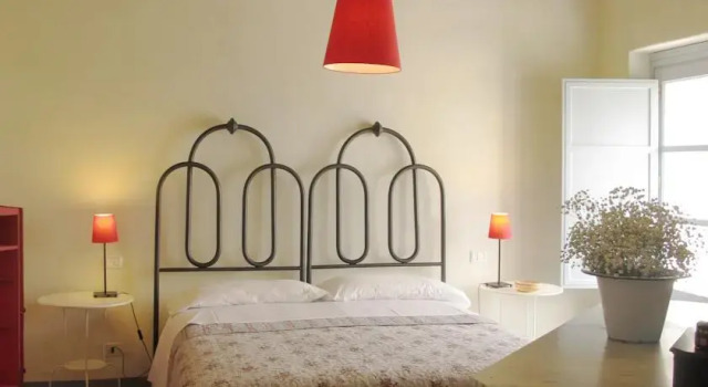 Casa le Monache, Varaa Hotelli Montecastrilli Umbria