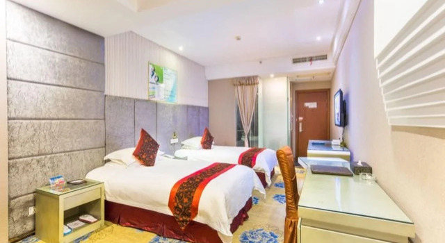 Yiwu Huang Xuan Hotel, Book Hotel Hoteller i Yiwu med pool, Swimmingpool