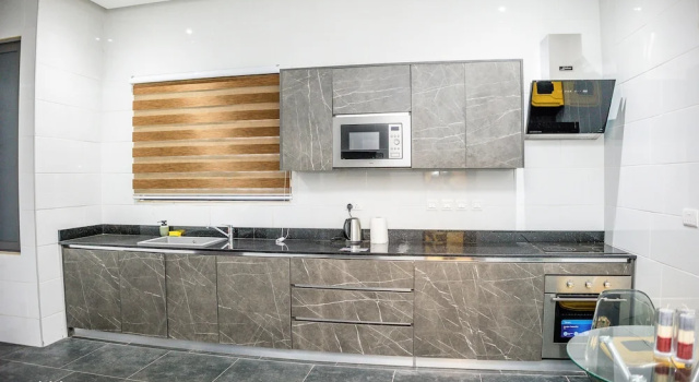 Апартаменты Royal с 2 комнатами Gyamfuaa Court Apartment