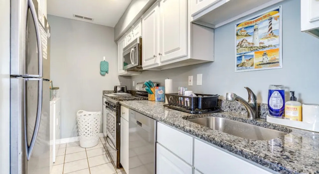 Seaside Heights Condo w/ Deck: Walk to Boardwalk!, Reserva ahora Hotel Seaside Heights Jersey Shore