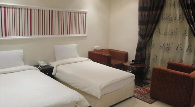 Camera Deluxe Marina Royal Hotel Suites