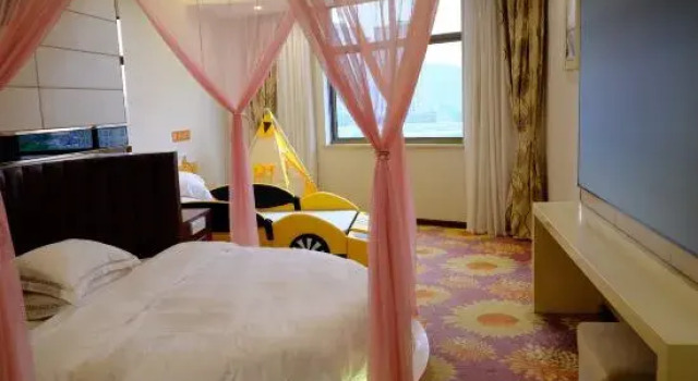 Ruting Garden Hotel (Hangzhou South Railway Station Shuangqiao Metro Station)