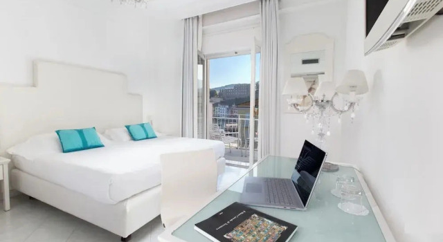 Номер Classic Admiral Hotel