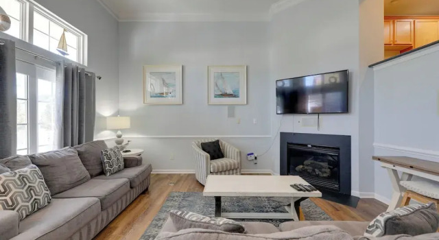 Game Room & Community Perks! Ocean View Retreat