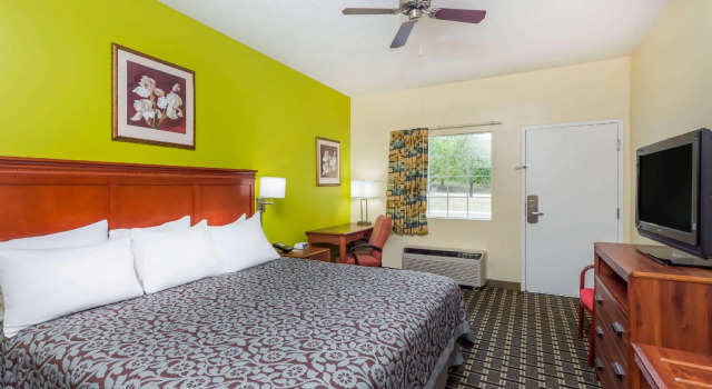 Двухместный номер Standard Days Inn by Wyndham Trenton