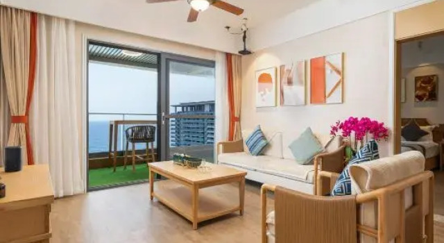 Люкс с 3 комнатами с красивым видом из окна Wanning Riyue Bay Blue Sea View Surfing Apartment