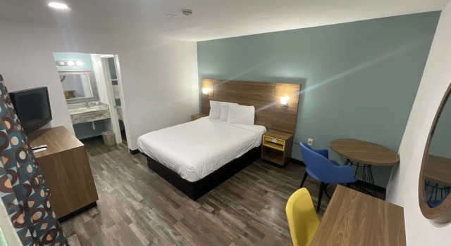 Номер Economy Beyond Stay Hotel