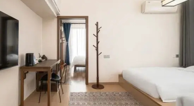 Люкс с 2 комнатами с балконом и с видом на горы Yangshuo Mochi Boutique Homestay (Xingping Ancient Town Lijiang Scenic Area Branch)