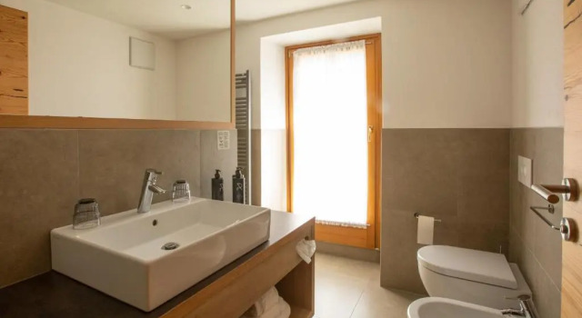 Трёхместный номер Standard с балконом Hotel Ravelli Luxury Spa
