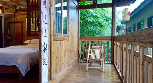Коттедж с балконом и с видом на горы Avatar Floating Mountain Homestay