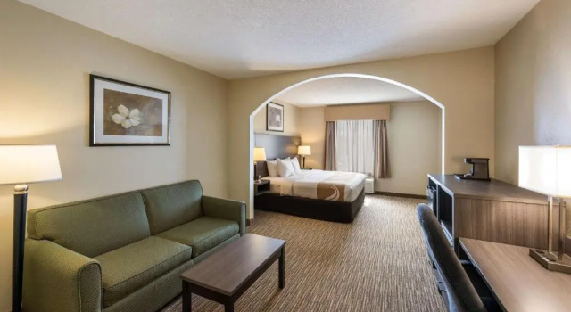Люкс Quality Inn & Suites Fishkill South near I-84