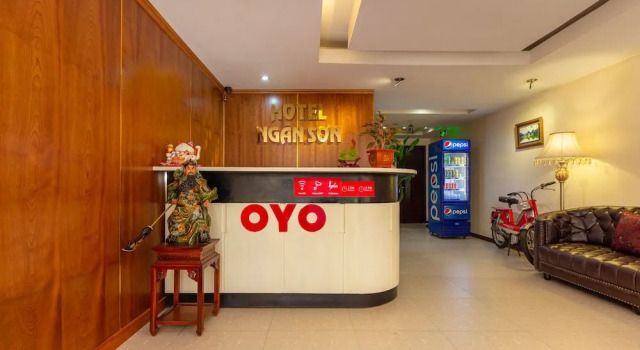 OYO 1133 Ngan Son Hotel, Забронировать Отель Отели Кау Гиай с парковкой, Парковка