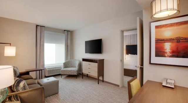 Двухместный люкс c 1 комнатой Homewood Suites By Hilton Louisville Downtown
