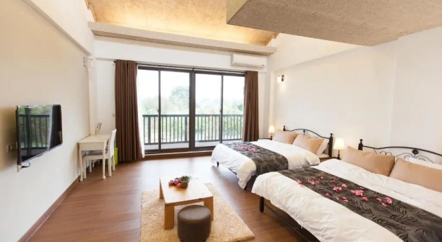 Четырёхместный номер Standard с видом на озеро Summer Rocker Villa