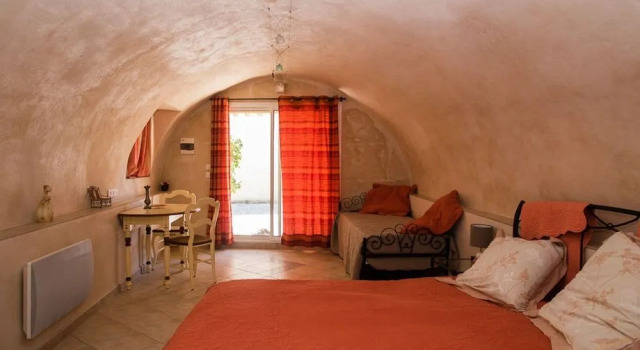 Chambres d'hôtes L'Eglantine du Buëch, Book Hotel Hoteller i Rhône-Alps med parkering, Parkering