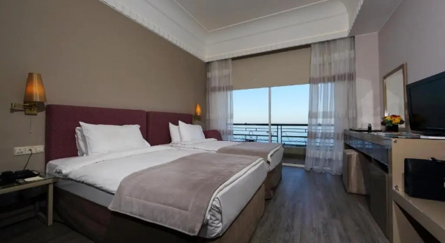 Двухместный номер Premium Warwick Palm Beach Hotel