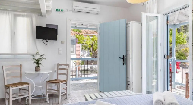 Номер Standard Milia Beach Apartments