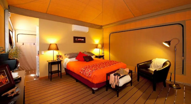 Squeakywindmill Boutique Tent B&B, Забронировать Отель «постель и завтрак» Алис-Спрингс Северная Аделаида