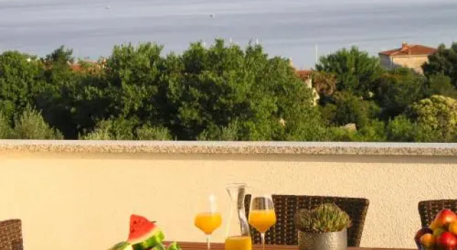 Apartman Danijel, Забронировать Апартаменты/квартира Отели Крка с парковкой, рядом с Krk Harbour, Парковка