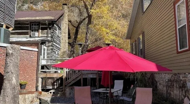 Место под палатку The Olde Mill Inn Bed & Breakfast