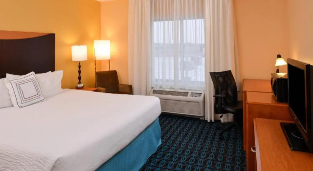 Номер Standard Fairfield Inn and Suites by Marriott Fort Wayne
