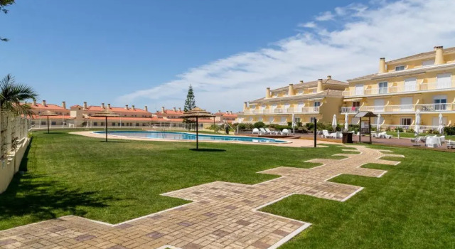 Апартаменты Altido Stunning Ericeira Flat W/2 Shared Pools & Gym