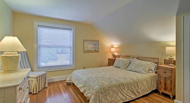 Коттедж 1/2 Mi to Beach: Lovely Guesthouse in Kennebunk!