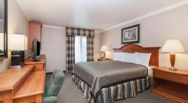 Двухместный номер Travelodge by Wyndham Sylmar CA