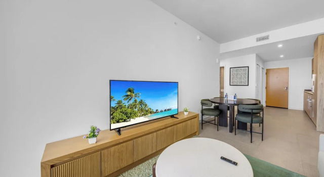 Sky-High 25th Floor 1-BR in Miami, Забронировать Апартаменты/квартира Апартаменты штата Флориды, Апартаменты/квартира