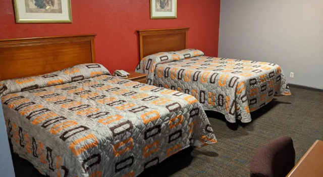 Четырёхместный номер Standard Budget Inn El Reno