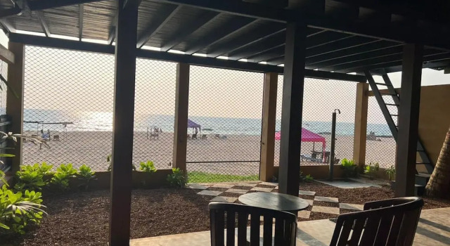 Вилла с балконом Oceanfront Luxury Private Villa in Ambalangoda