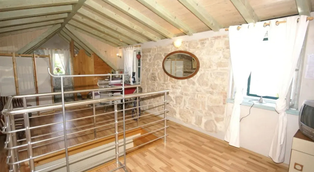 Traditional house with two apartments, Prenota Appartamento Vis 