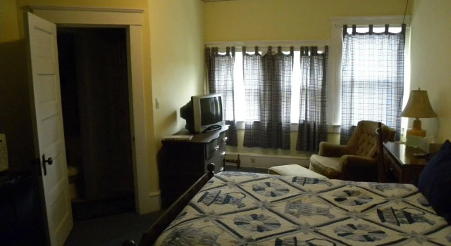 Victorian Charm Inn, Rezerwuj Bed and Breakfast Towanda The Poconos