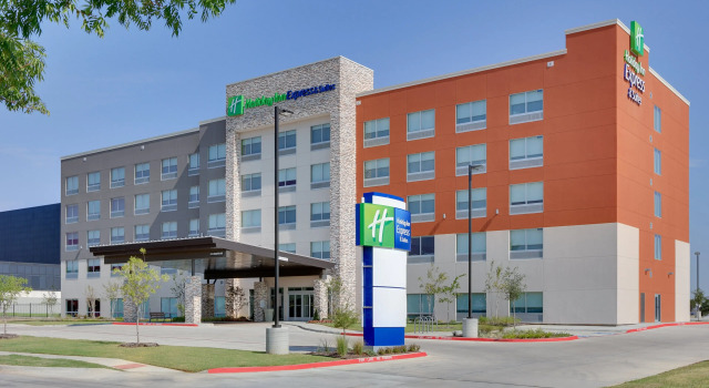 Holiday Inn Express & Suites Dallas NW HWY - Love Field by IHG