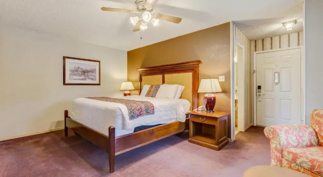 Люкс Executive Lake View Inn