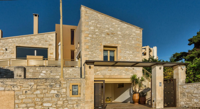 Mitsos Villa Rousospiti