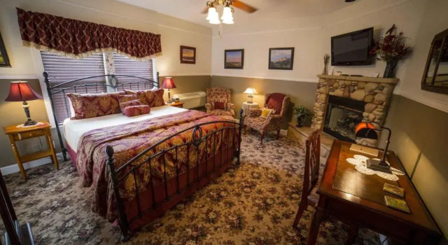 Двухместный люкс с балконом Polo House and Bungalows