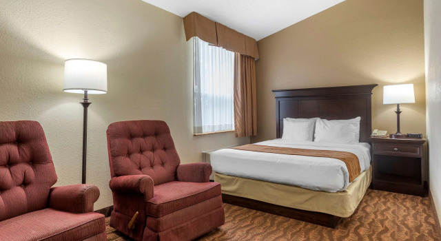 Четырёхместный люкс Comfort Inn at Thousand Hills
