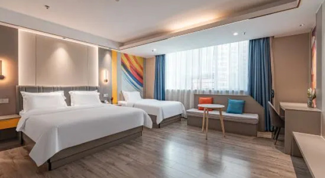 Номер Deluxe GreenTree Inn Meizhou Meijiang District Wanda Plaza Hotel
